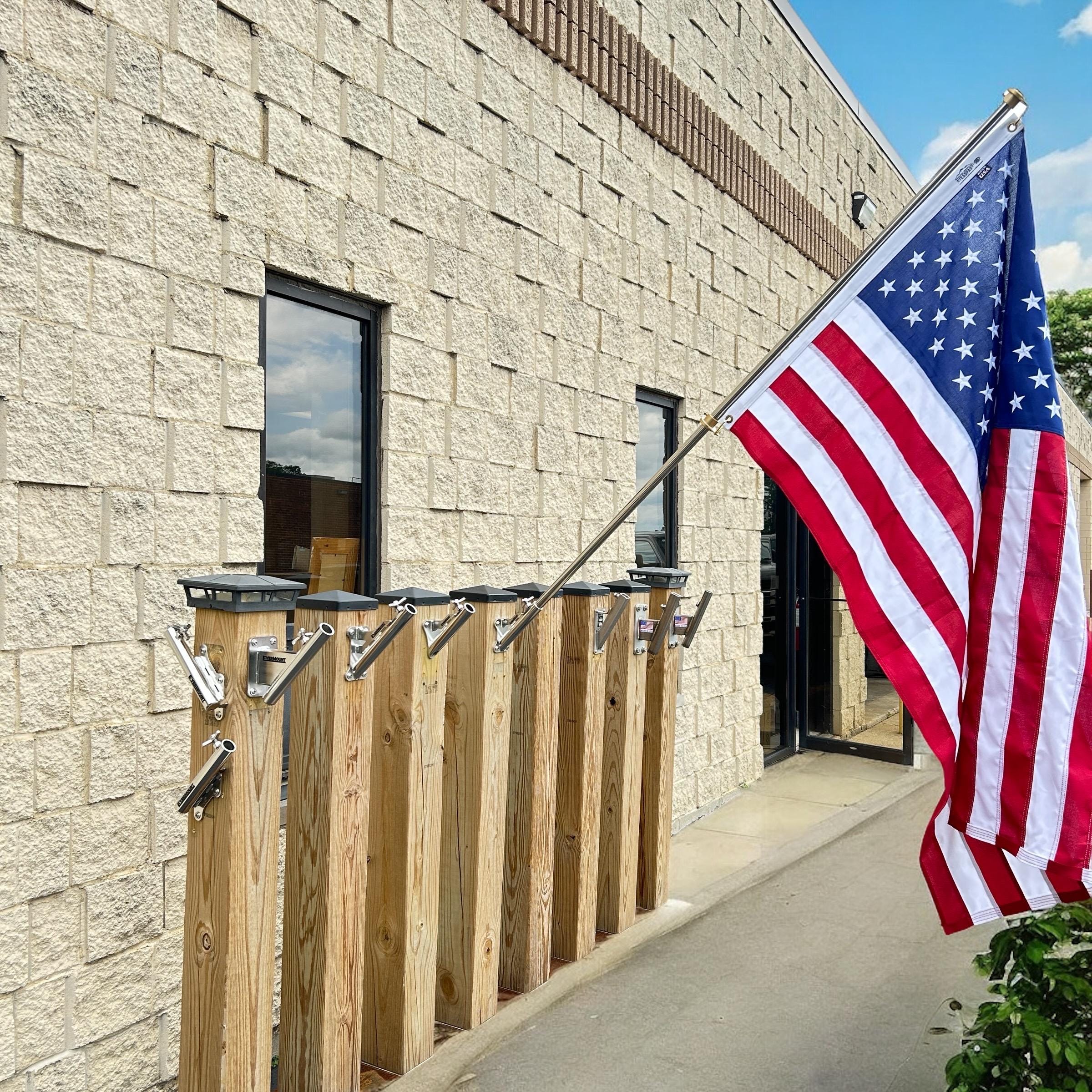 Poly/Carbon, 1" Flagpole Mount